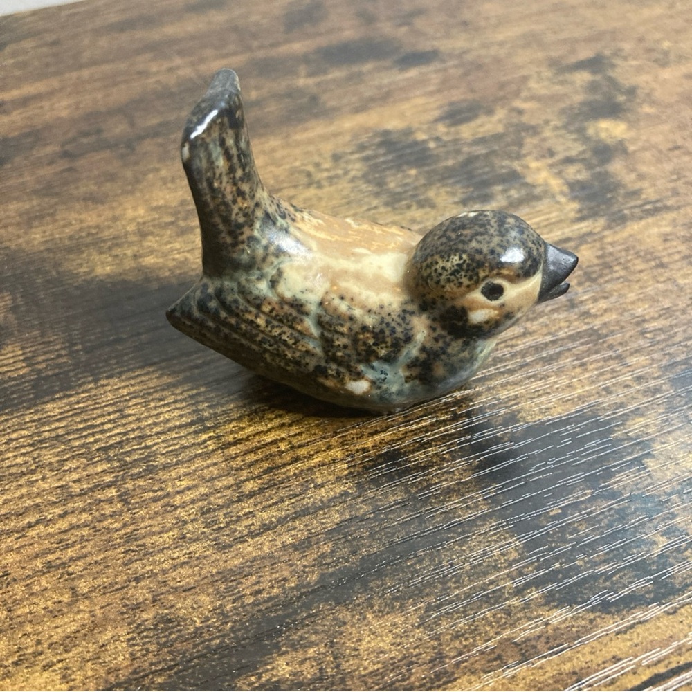 Vintage Brown Black Porcelain Bird Sparrow Figurine 2"t x 2.5"l x 1.25"w Japan